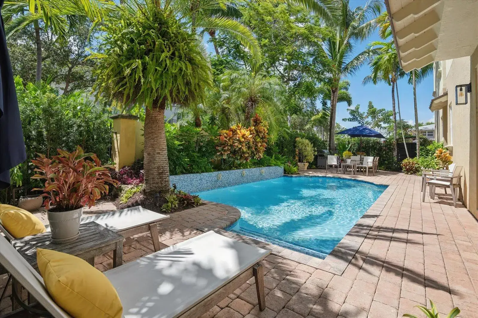 608 NE 11th Avenue, Fort Lauderdale FL 33304