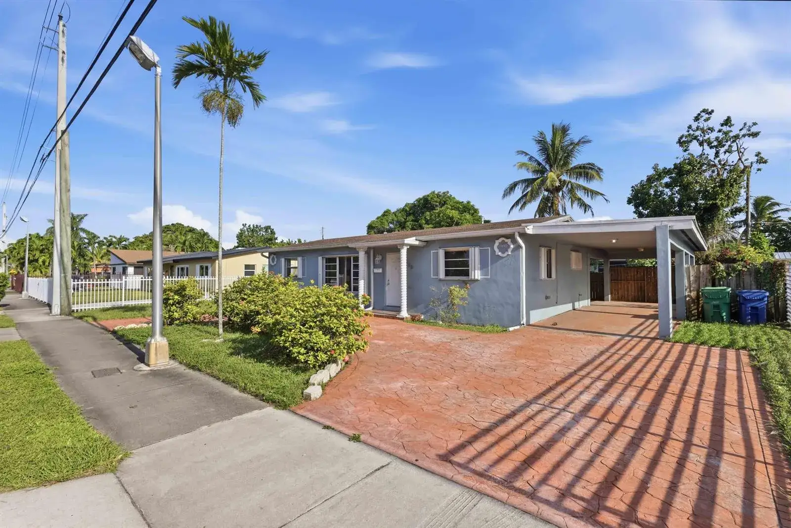 3 bedroom 1 bath Residential for sale at 980 NW 183RD Street, Miami Gardens FL 33169