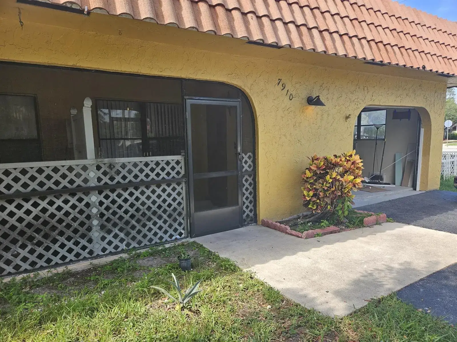 7910 NW 70th Court, Tamarac FL 33321