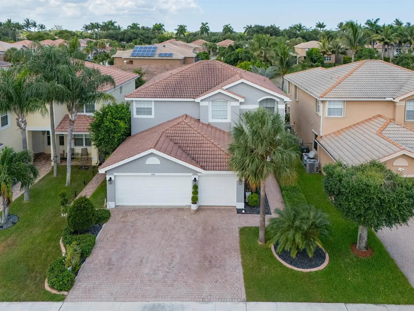 5 bedroom 3 bath Residential for sale at 5013 COBALT Court, FL 33463