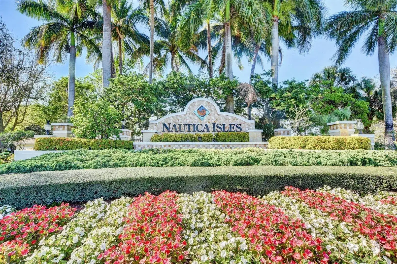3 bedroom 2 bath Residential for sale at 5088 NORTHERN LIGHTS Drive, FL 33463