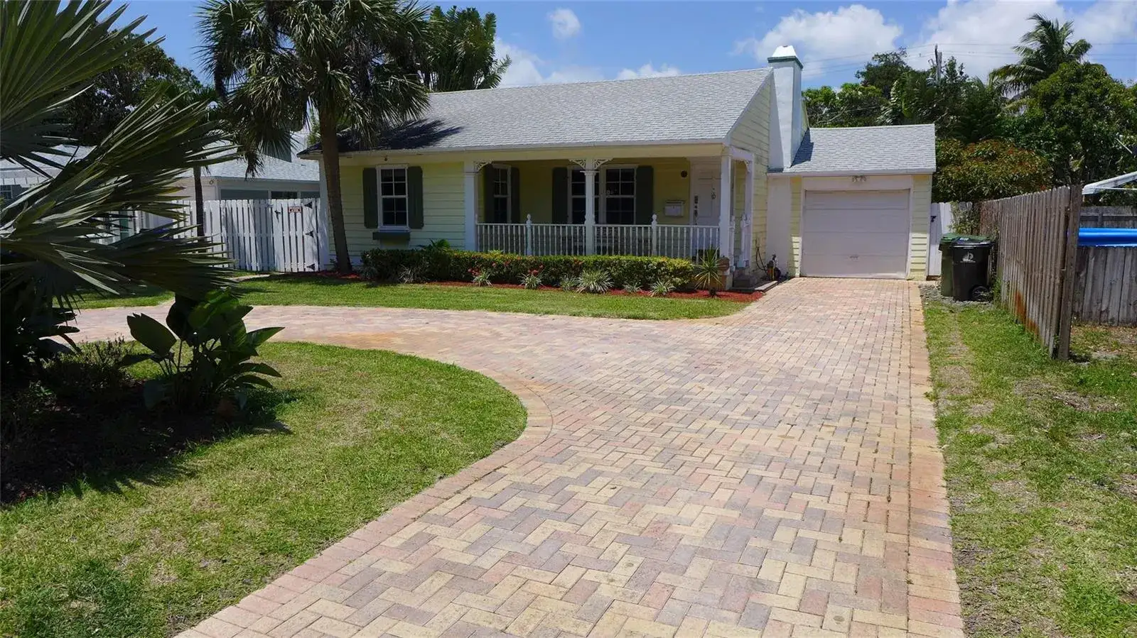 3 bedroom 2 bath Residential Lease for rent at 405 NE 12th Avenue, Fort Lauderdale FL 33301