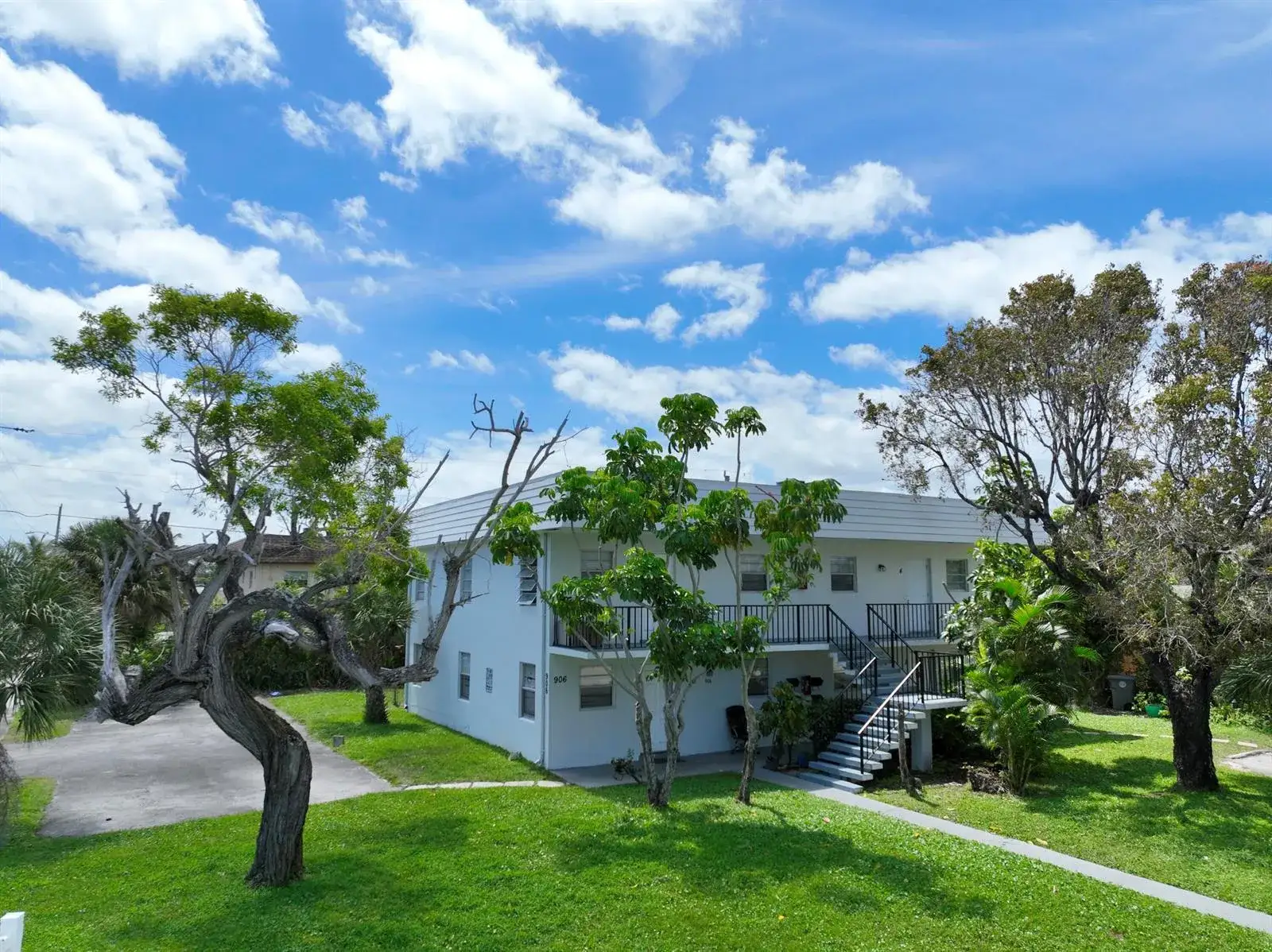 Residential Income for sale at 906 Foresteria Drive, Lake Park FL 33403