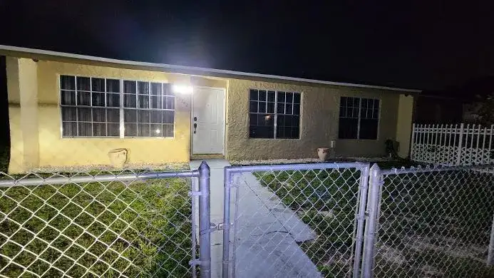 20742 NW 41ST AVE Road, Miami Gardens FL 33055