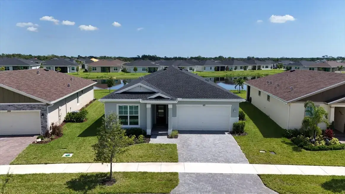 1113 SE CROSSWOOD Way, Port St. Lucie FL 34984