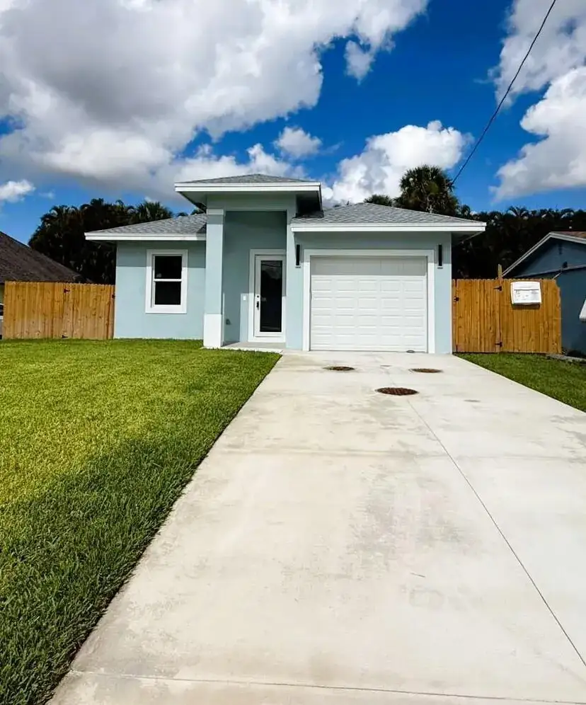 3 bedroom 2 bath Residential Lease for rent at 7723 S HAVERHILL ROAD Road, FL 33463