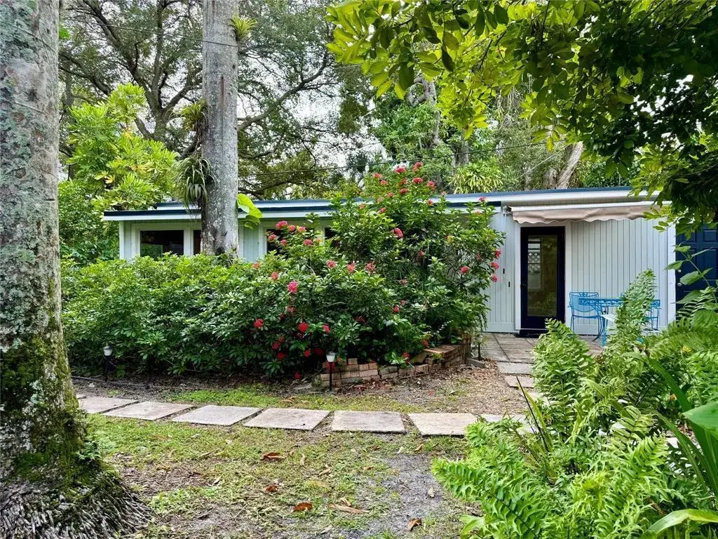 1 bedroom 1 bath Residential Lease for rent at 737 SW 14th Avenue, Fort Lauderdale FL 33312
