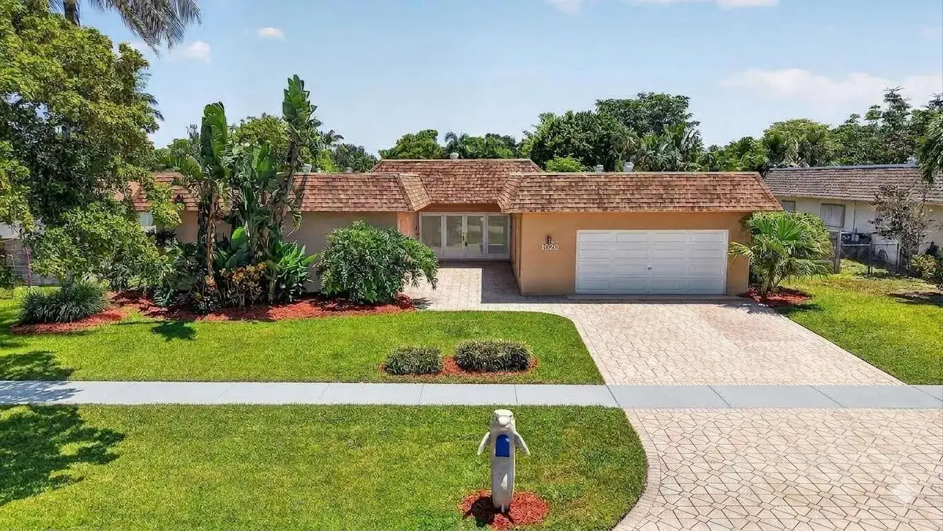 4 bedroom 3 bath Residential for sale at 1820 SW 67th Terrace, Plantation FL 33317