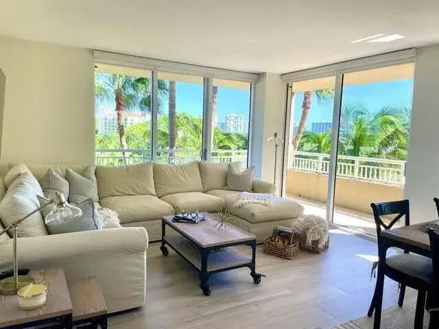 19501 W Country Club Drive # 414, Aventura FL 33180