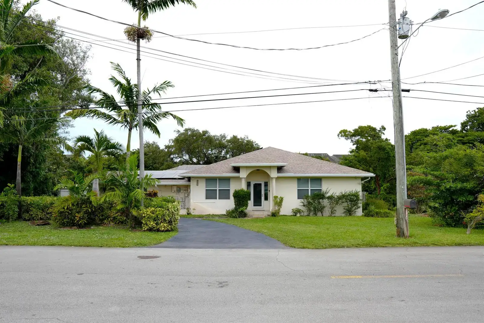 6 bedroom 4 bath Residential Lease for rent at 821 SW 13TH Court, Pompano Beach FL 33060