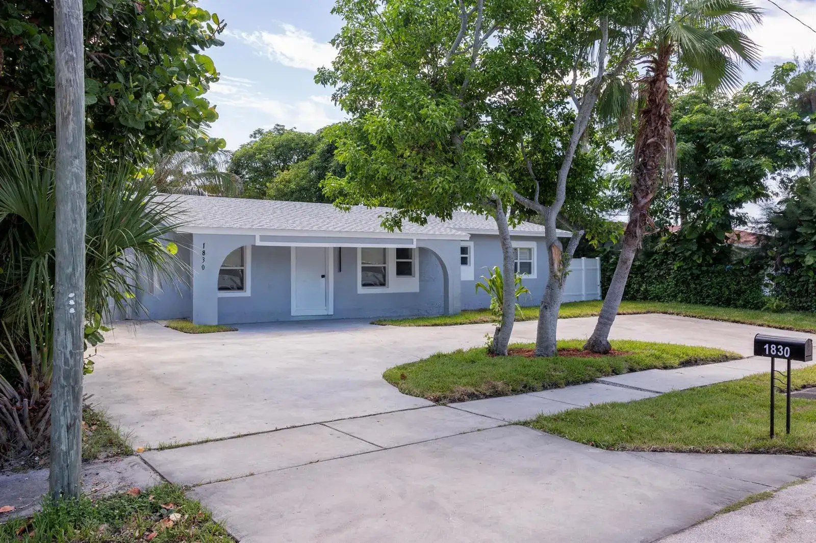 3 bedroom 2 bath Residential for sale at 1830 NE 2ND Lane NE, Boynton Beach FL 33435