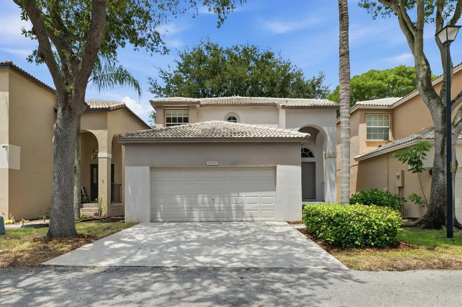 3 bedroom 2 bath Residential for sale at 5205 Eagle Cay Manor, Coconut Creek FL 33073