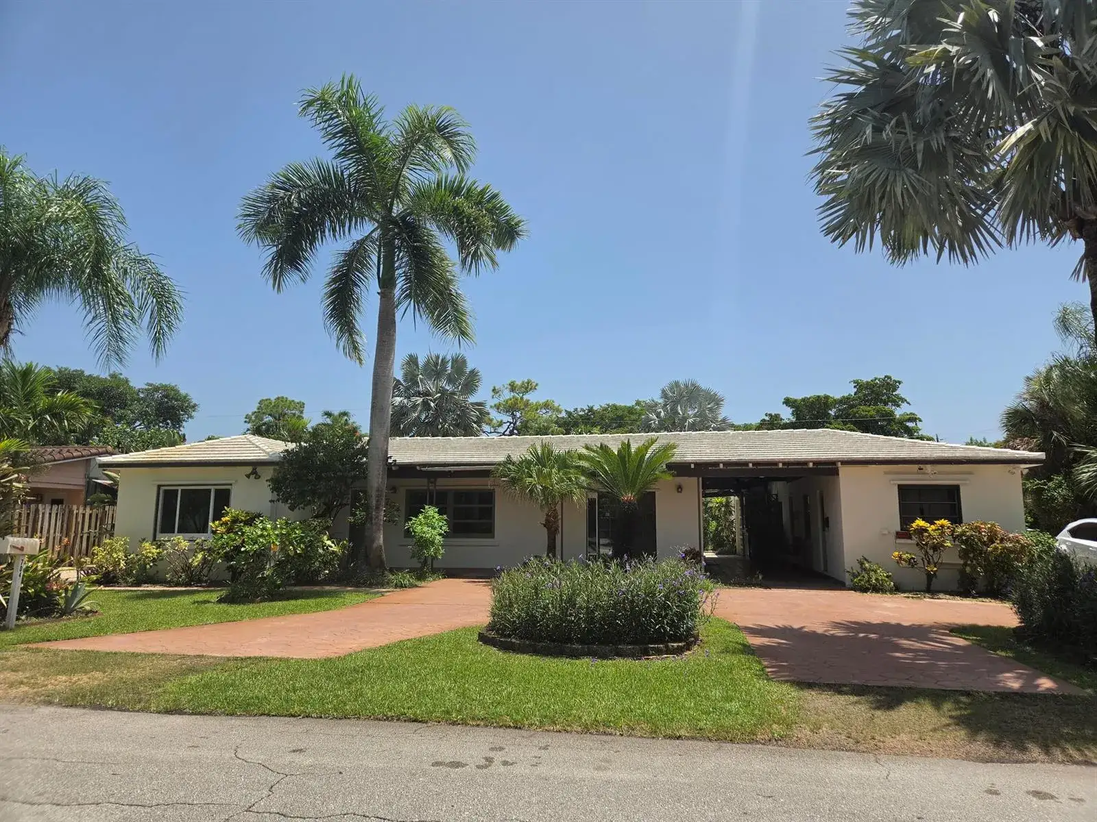 5 bedroom 4 bath Residential for sale at 704 NE 22ND Drive # 4, Wilton Manors FL 33305