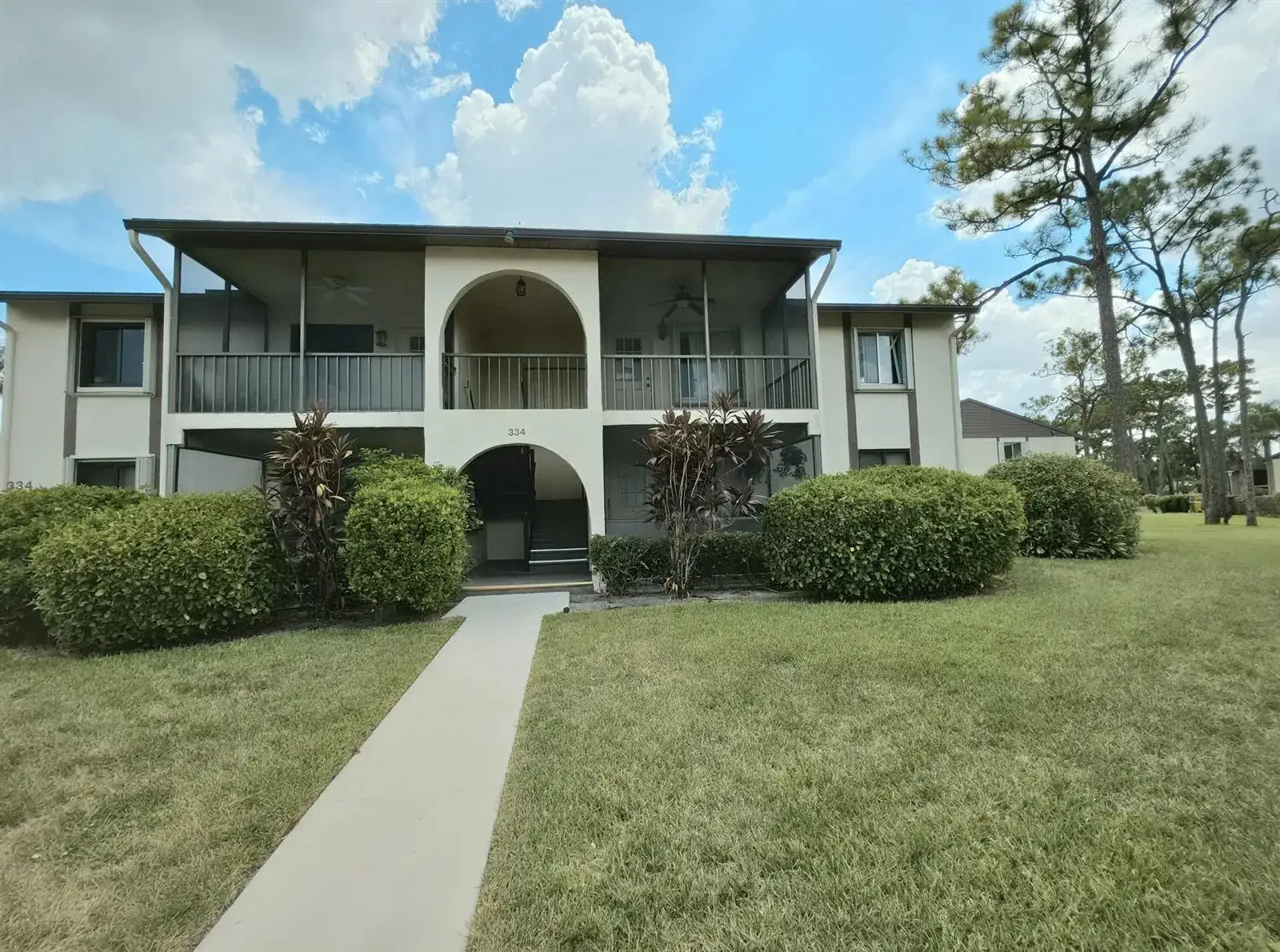 1 bedroom 1 bath Residential for sale at 334 Knotty Pine Circle # 2, FL 33463
