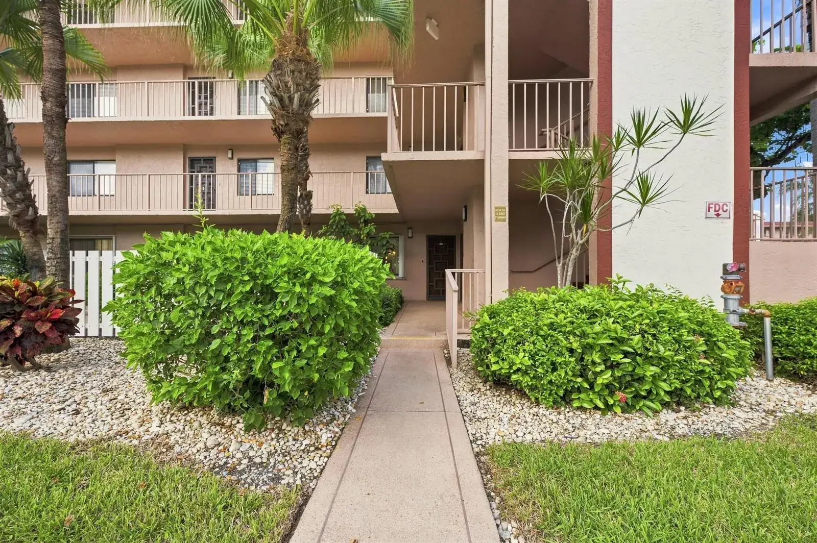 2 bedroom 2 bath Residential for sale at 7321 Amberly Lane # 110, Delray Beach FL 33446