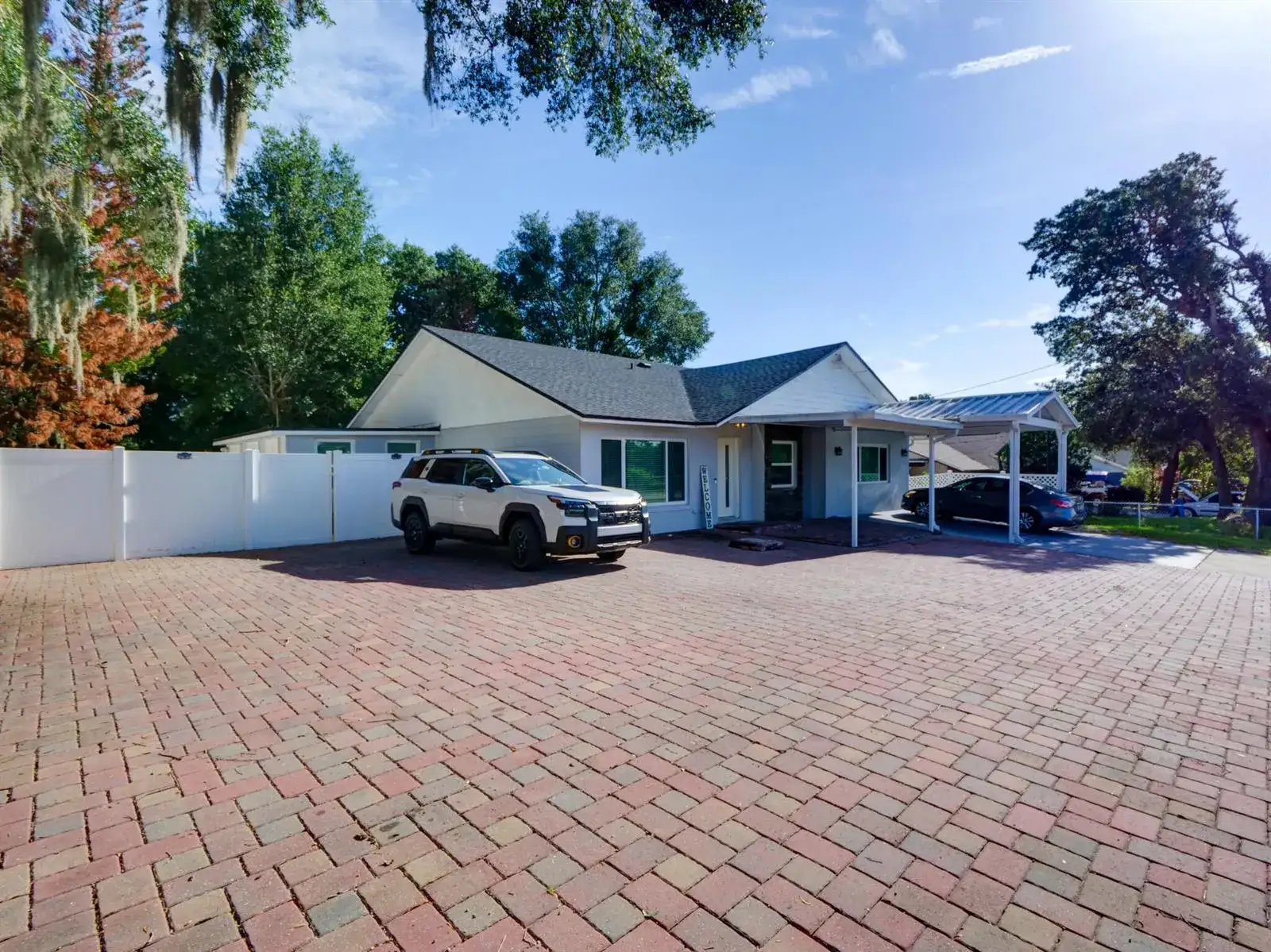 4 bedroom 3 bath Residential for sale at 1915 E LAKE Drive, FL 32707