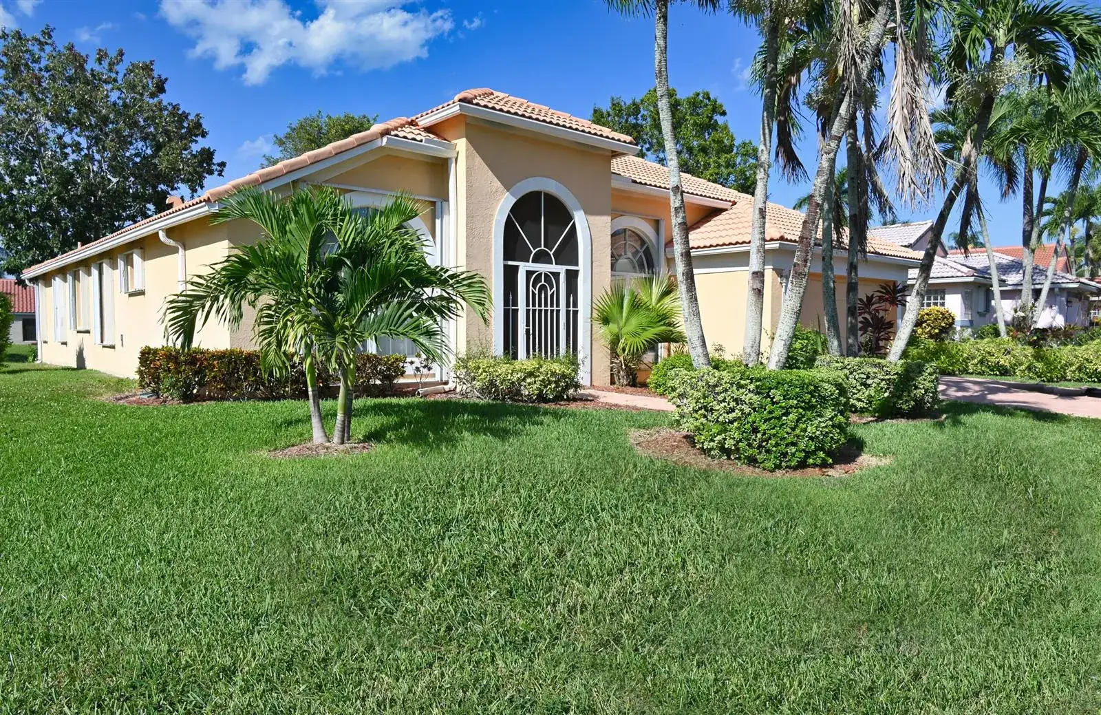 4 bedroom 2 bath Residential for sale at 2505 EGRET LAKE Drive, FL 33413