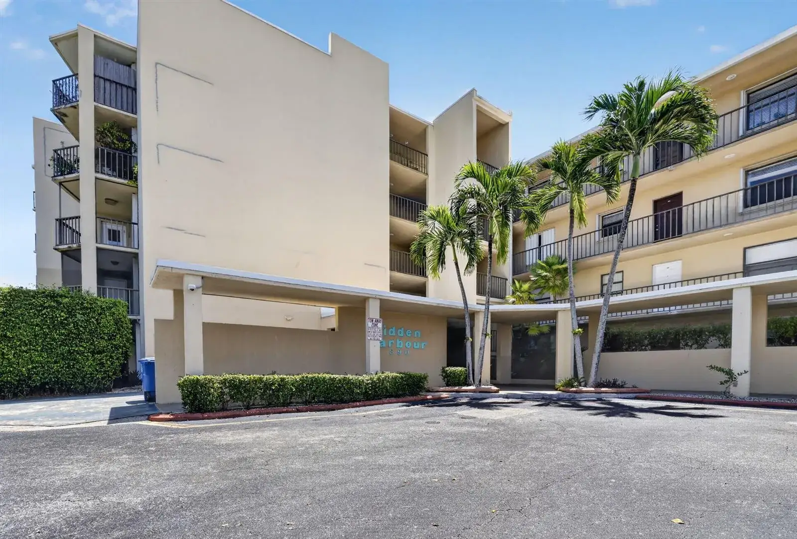 2 bedroom 2 bath Residential for sale at 890 N Federal Highway # 202, Lantana FL 33462