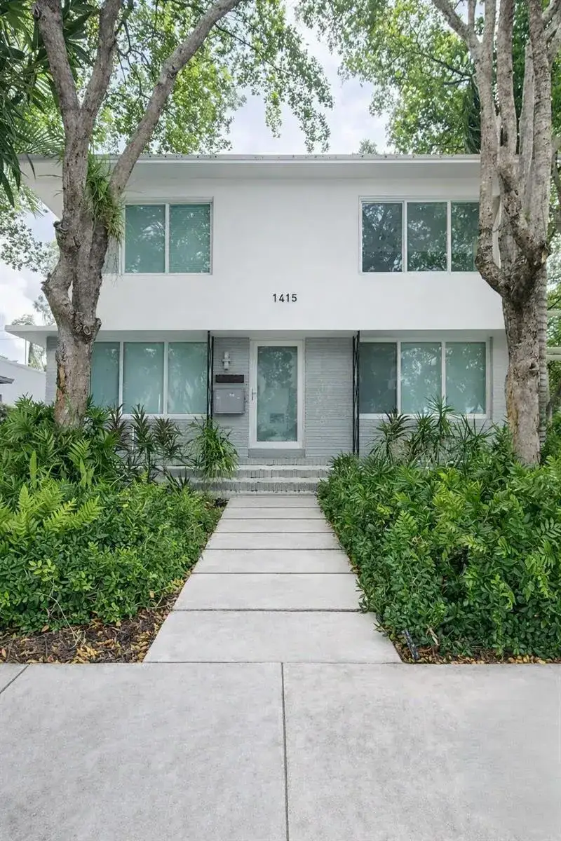 1 bedroom 1 bath Residential Lease for rent at 1415 SE 2nd Street # 2, Fort Lauderdale FL 33301