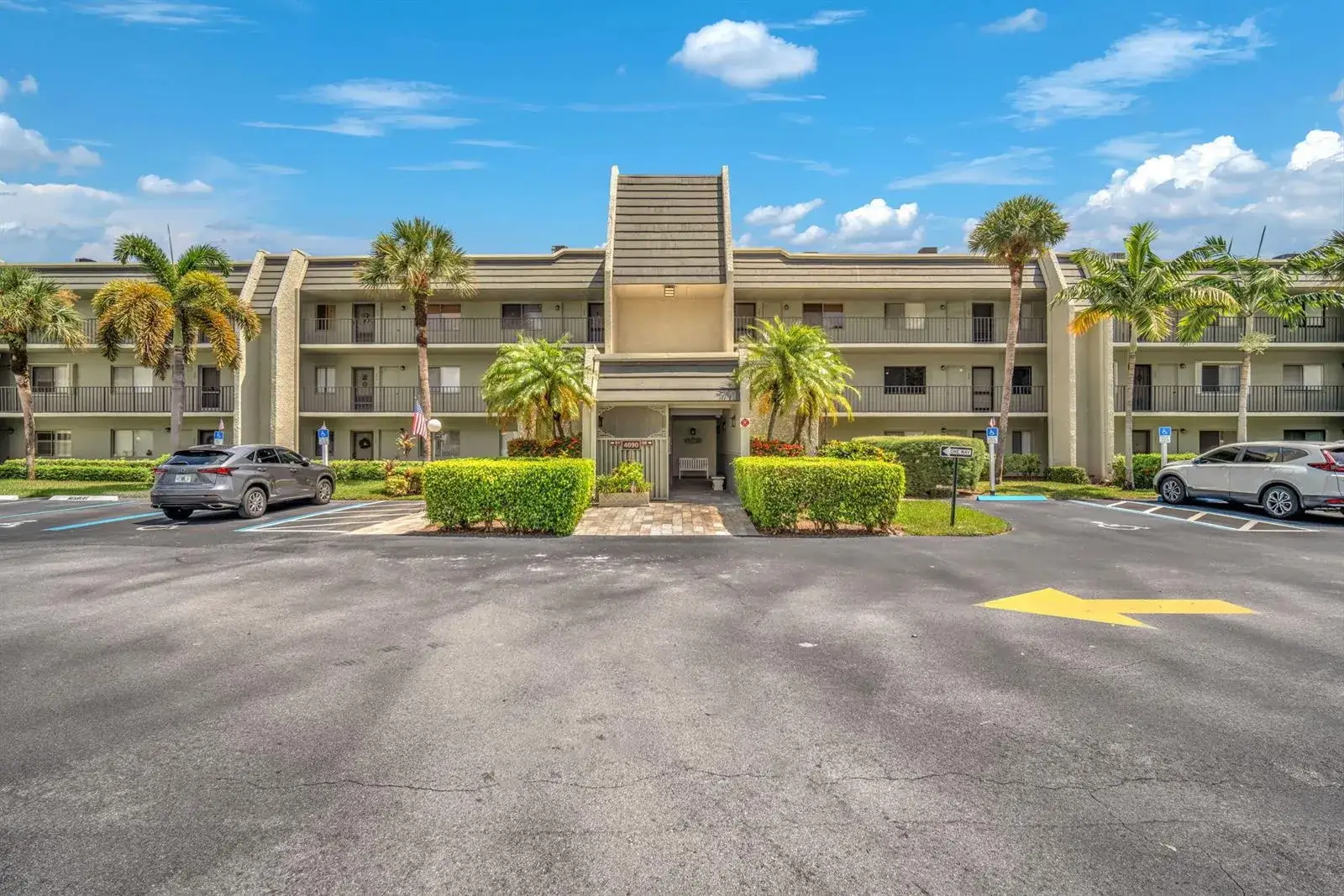 2 bedroom 2 bath Residential for sale at 4090 Tivoli Court # 107, Lake Worth FL 33467