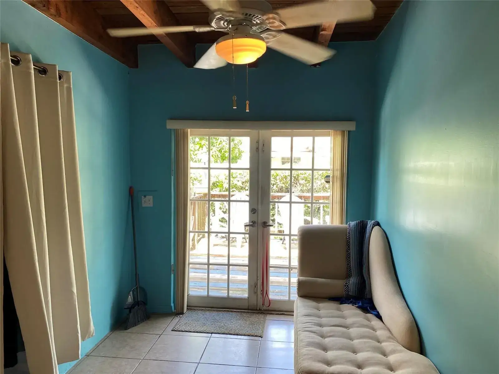 1 bedroom 1 bath Residential Lease for rent at 6901 SW 6TH Street, Pembroke Pines FL 33023