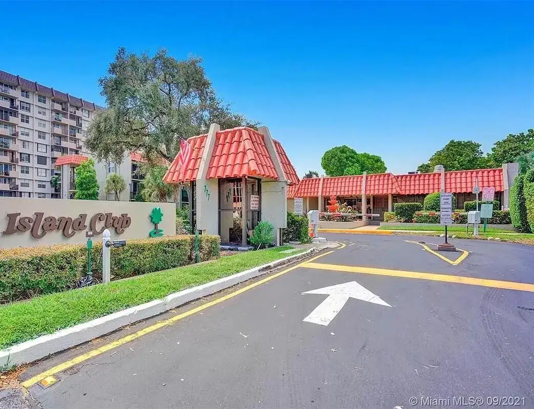 2 bedroom 1 bath Residential Lease for rent at 777 S FEDERAL Highway, Pompano Beach FL 33062