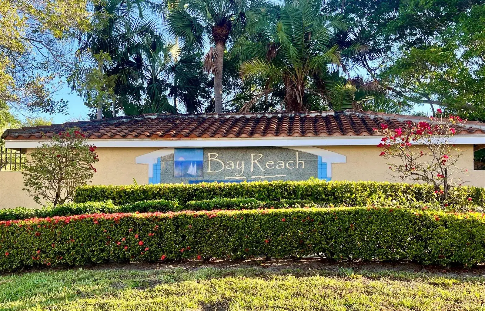 2 bedroom 2 bath Residential for sale at 1105 Lake Shore Drive # 104, Lake Park FL 33403