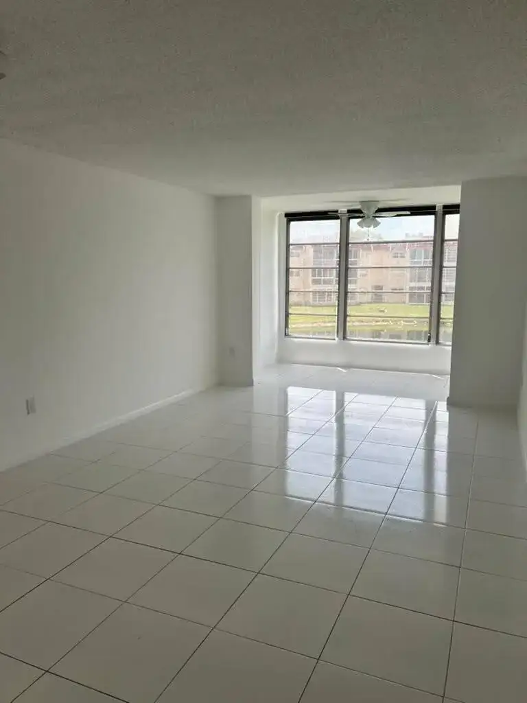 1 bedroom 1 bath Residential for sale at 2881 N Pine Island Road # 208, Sunrise FL 33322