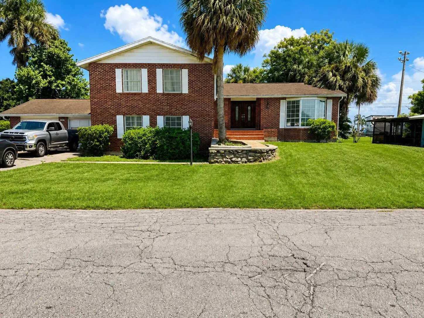5 bedroom 3 bath Residential for sale at 909 NE 3rd Street, Belle Glade FL 33430