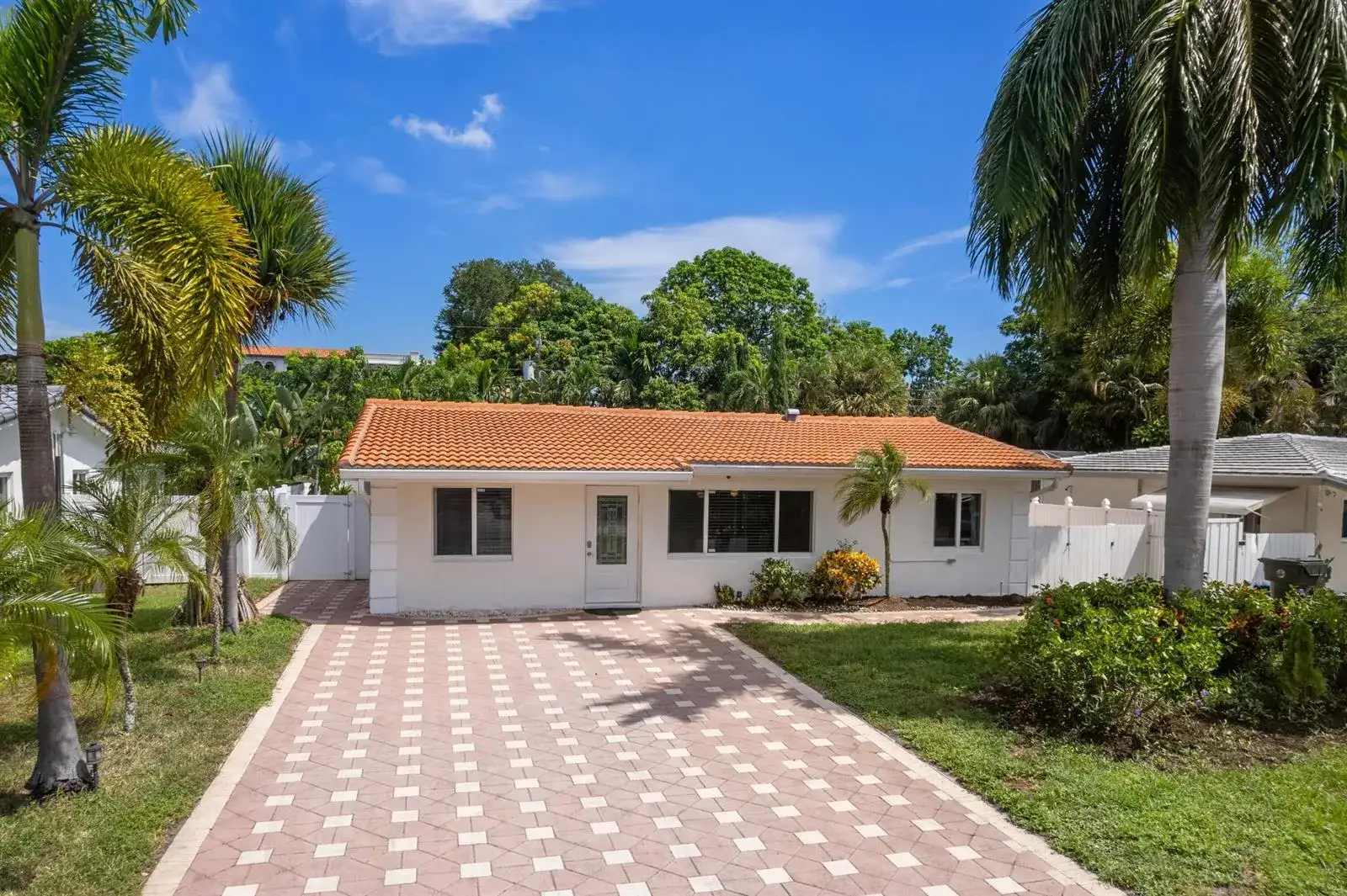 4 bedroom 4 bath Residential for sale at 319 SW 2ND Street, Boca Raton FL 33432