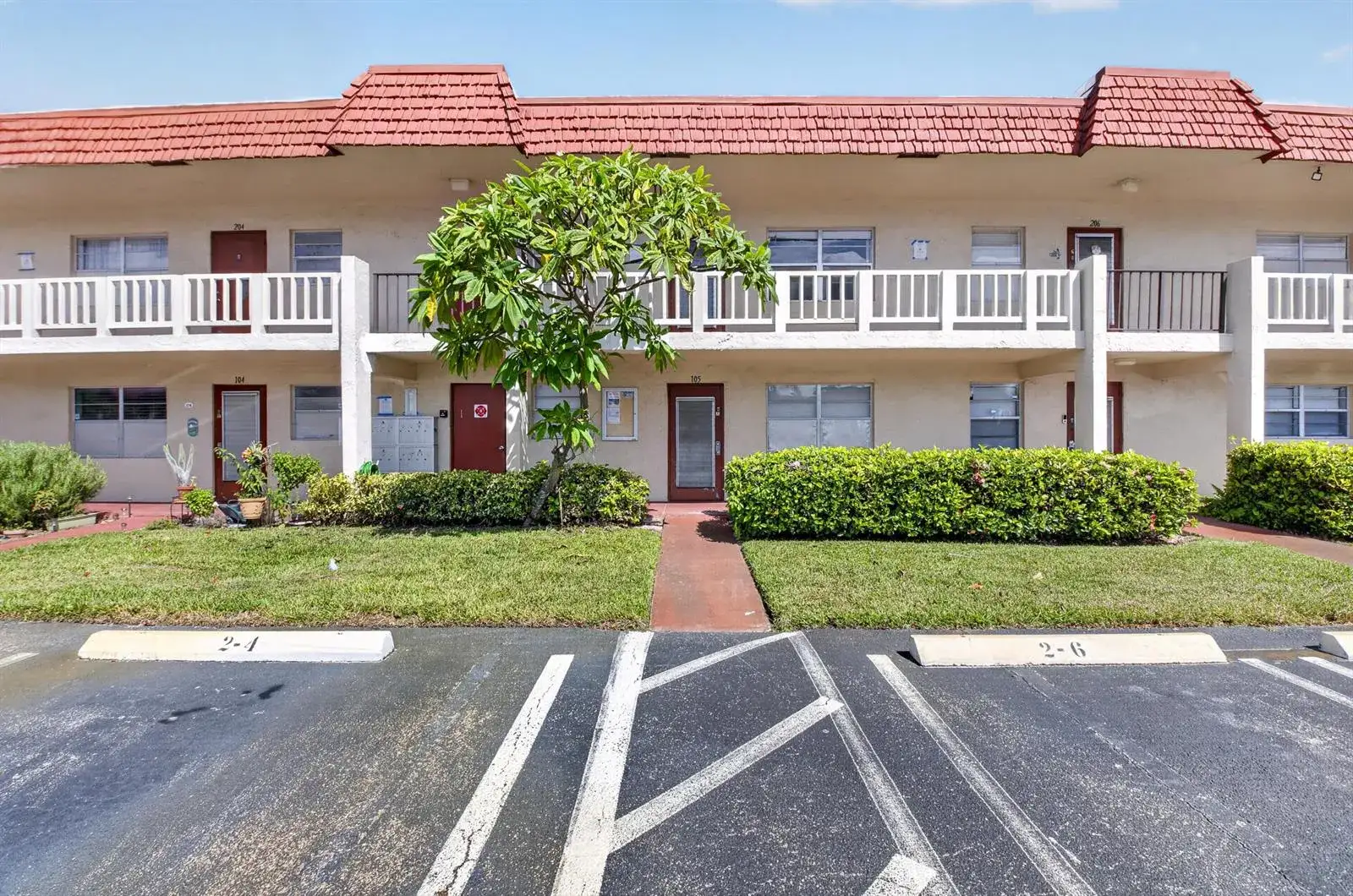 1 bedroom 1 bath Residential for sale at 2 Abbey Lane # 205, Delray Beach FL 33446