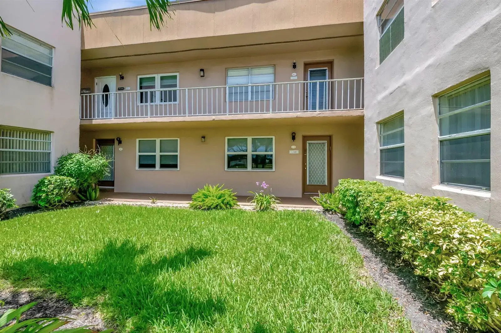 2 bedroom 2 bath Residential Lease for rent at 3 Flanders A, Delray Beach FL 33484