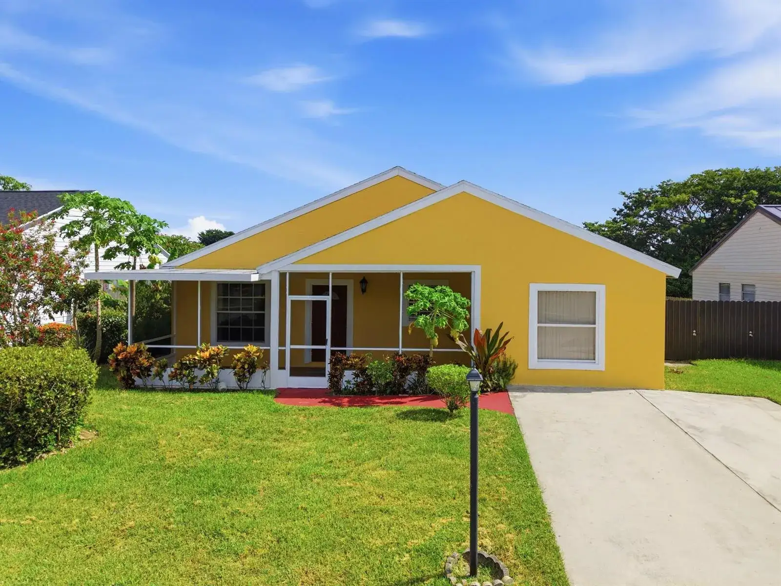 2 bedroom 2 bath Residential for sale at 7702 Blairwood Circle S, FL 33467