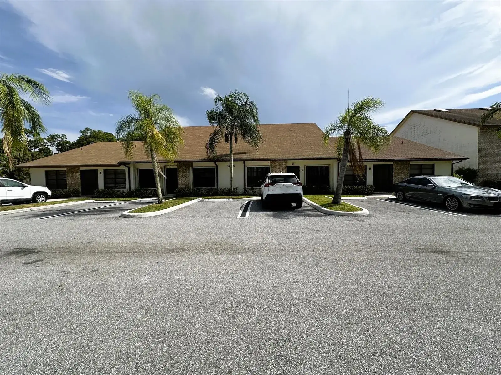 2 bedroom 2 bath Residential for sale at 1040 PARKSIDE GREEN Drive # C, FL 33415