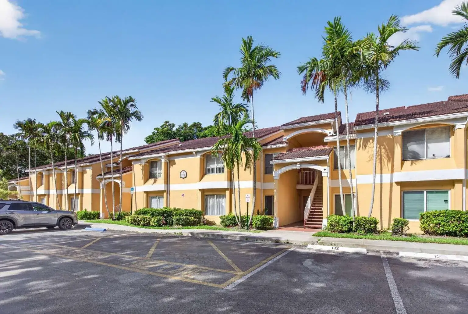 2 bedroom 2 bath Residential for sale at 2300 NW 33RD Street # 904, Oakland Park FL 33309