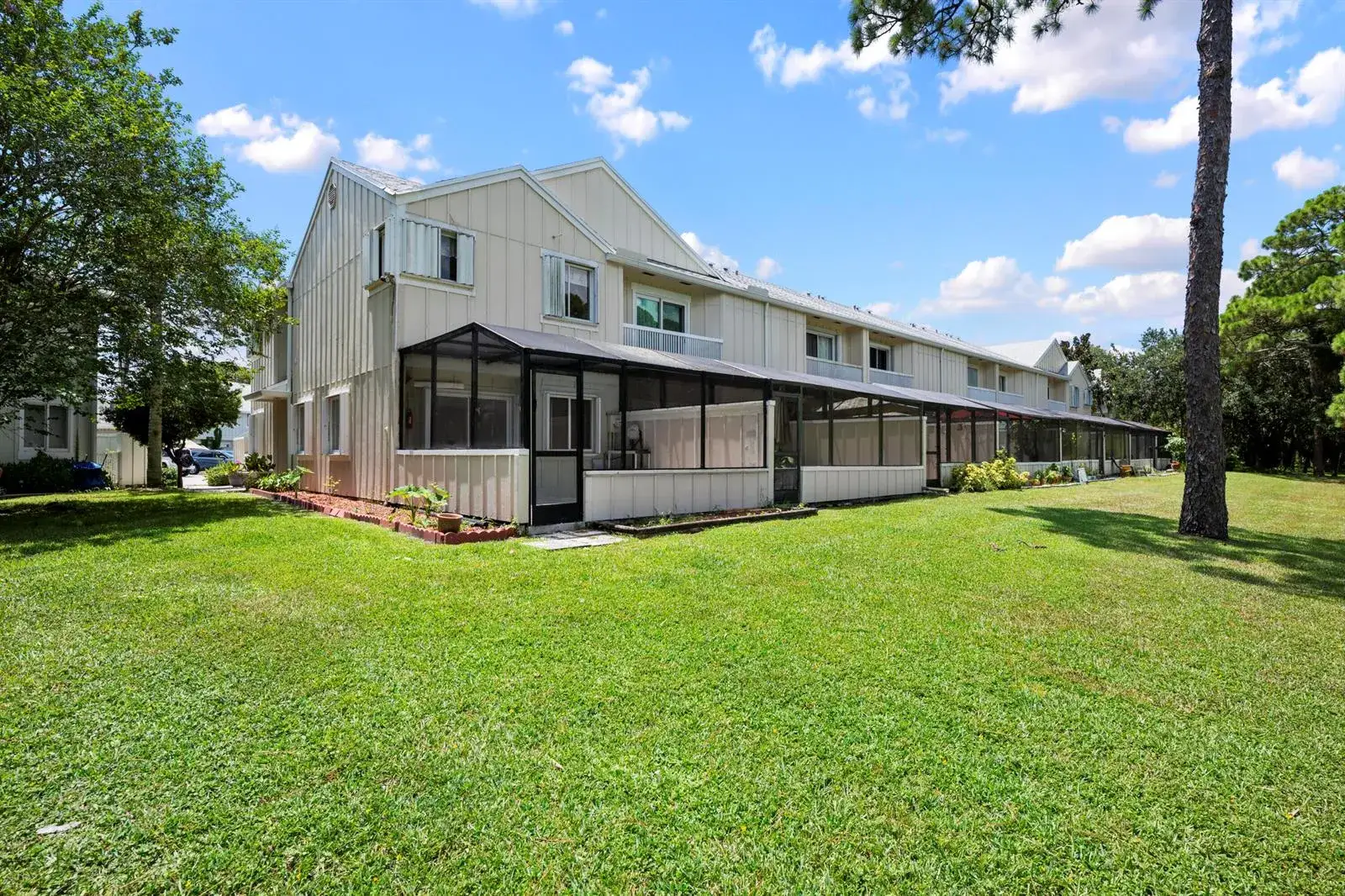 2 bedroom 2 bath Residential for sale at 6151 Riverwalk Lane Unit 8, Jupiter FL 33458