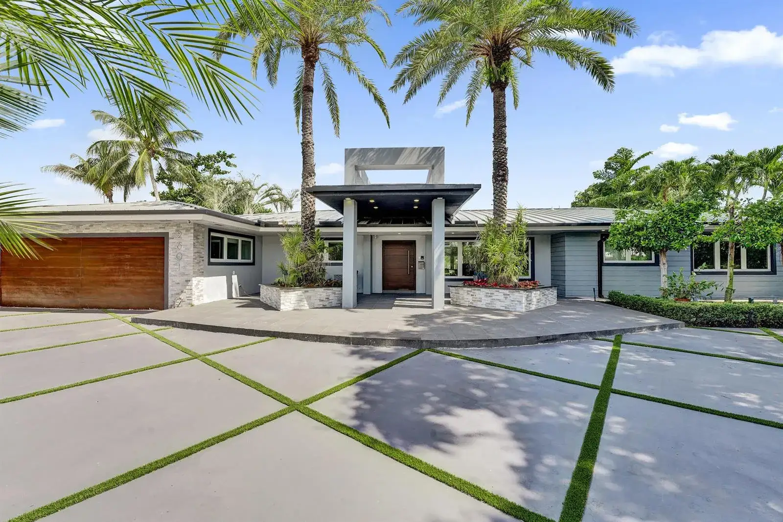 4 bedroom 4 bath Residential for sale at 2601 NE 29TH Street, Fort Lauderdale FL 33306