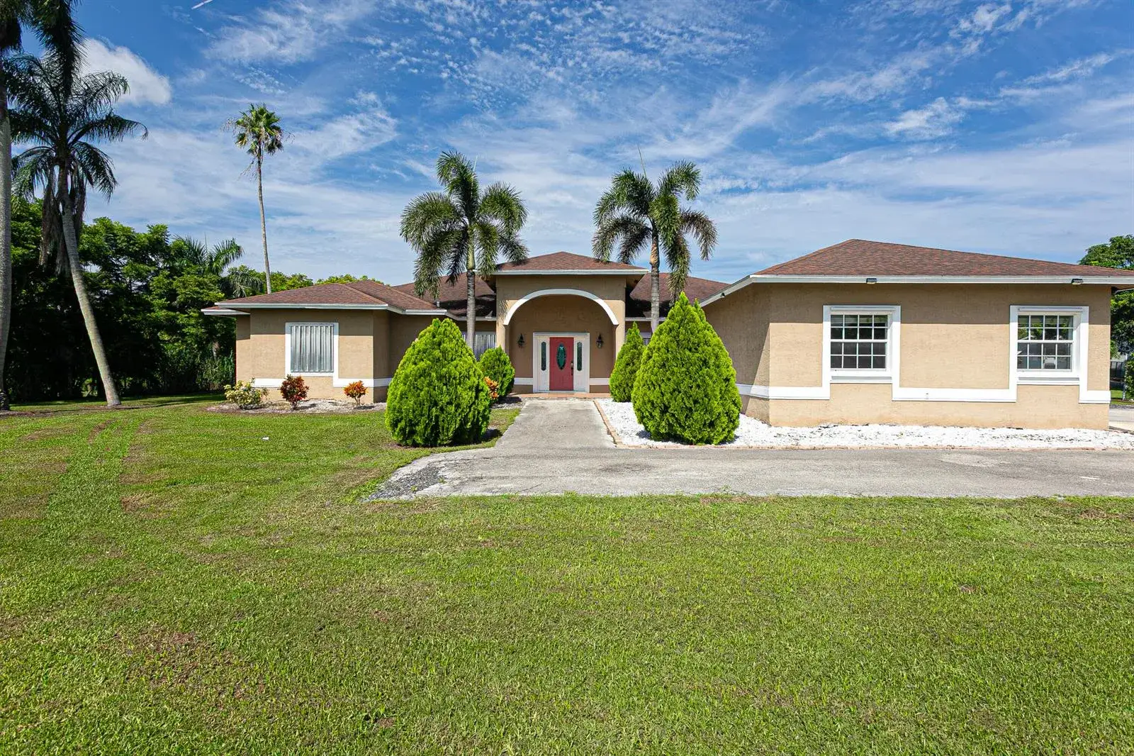4 bedroom 4 bath Residential for sale at 173 S Greenstar Avenue, Pahokee FL 33476