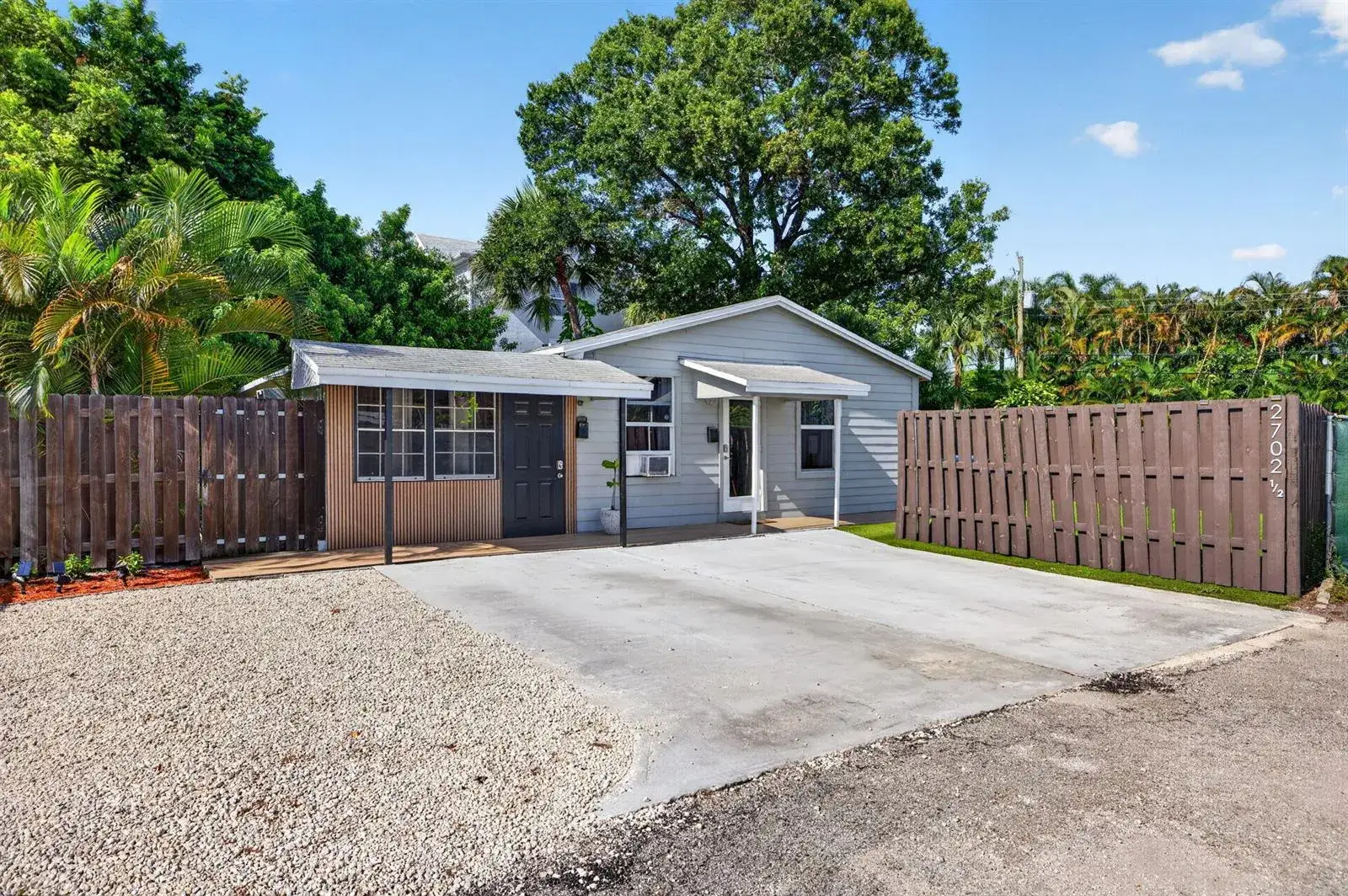 1 bedroom 1 bath Residential Lease for rent at 2702 NE 9TH Avenue, Wilton Manors FL 33334