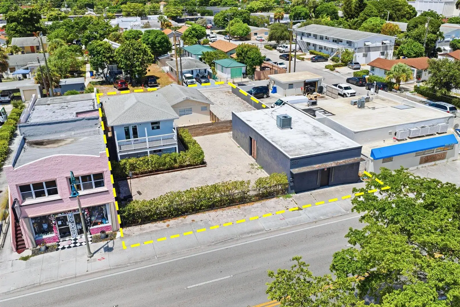 Commercial Sale for sale at 527 N Dixie Highway, FL 33460