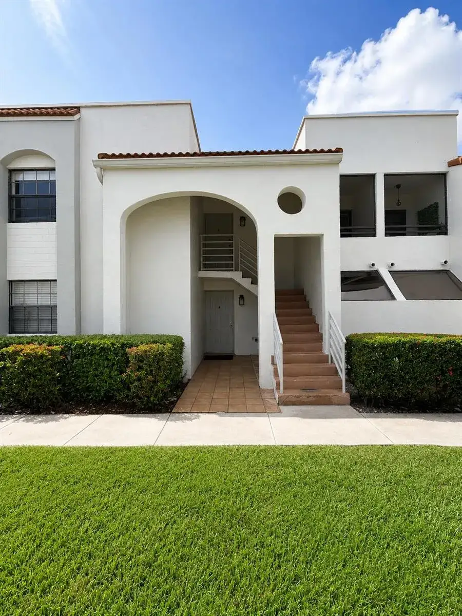 2 bedroom 2 bath Residential for sale at 3545 MAGELLAN Circle # 5, Aventura FL 33180