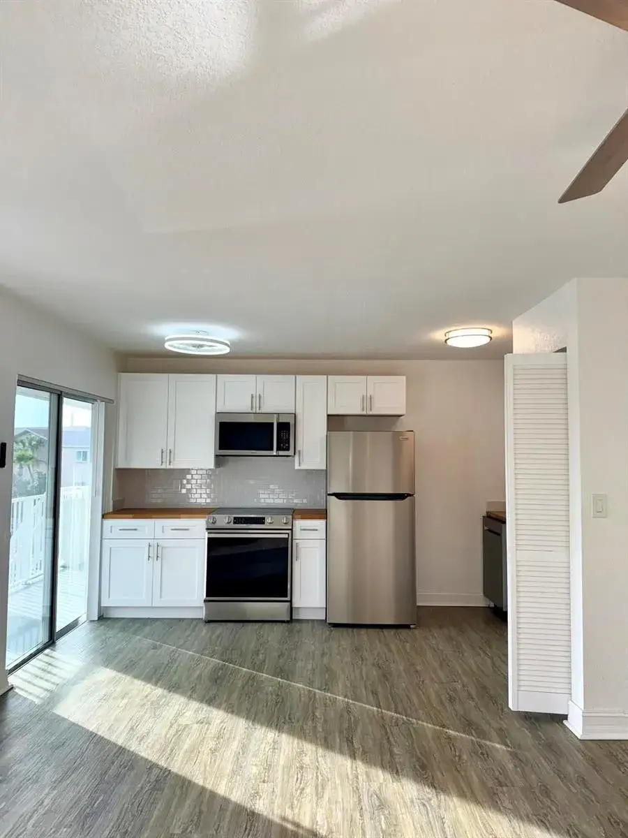 2 bedroom 1 bath Residential Lease for rent at 436 AUBURN # 202, FL 32118