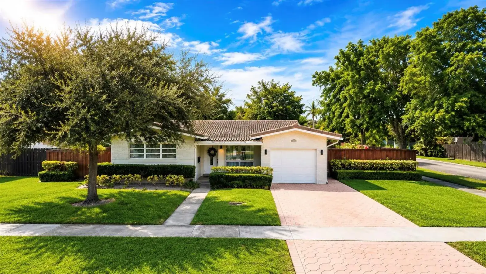 3 bedroom 2 bath Residential for sale at 3620 ARTHUR Street, Hollywood FL 33021