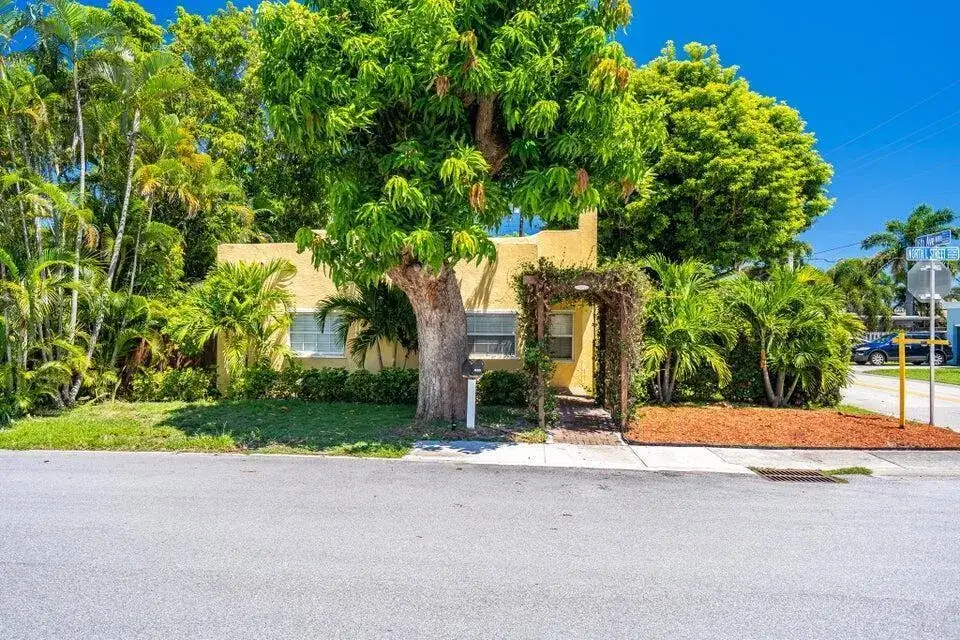 4 bedroom 3 bath Residential for sale at 1602 N L Street, FL 33460