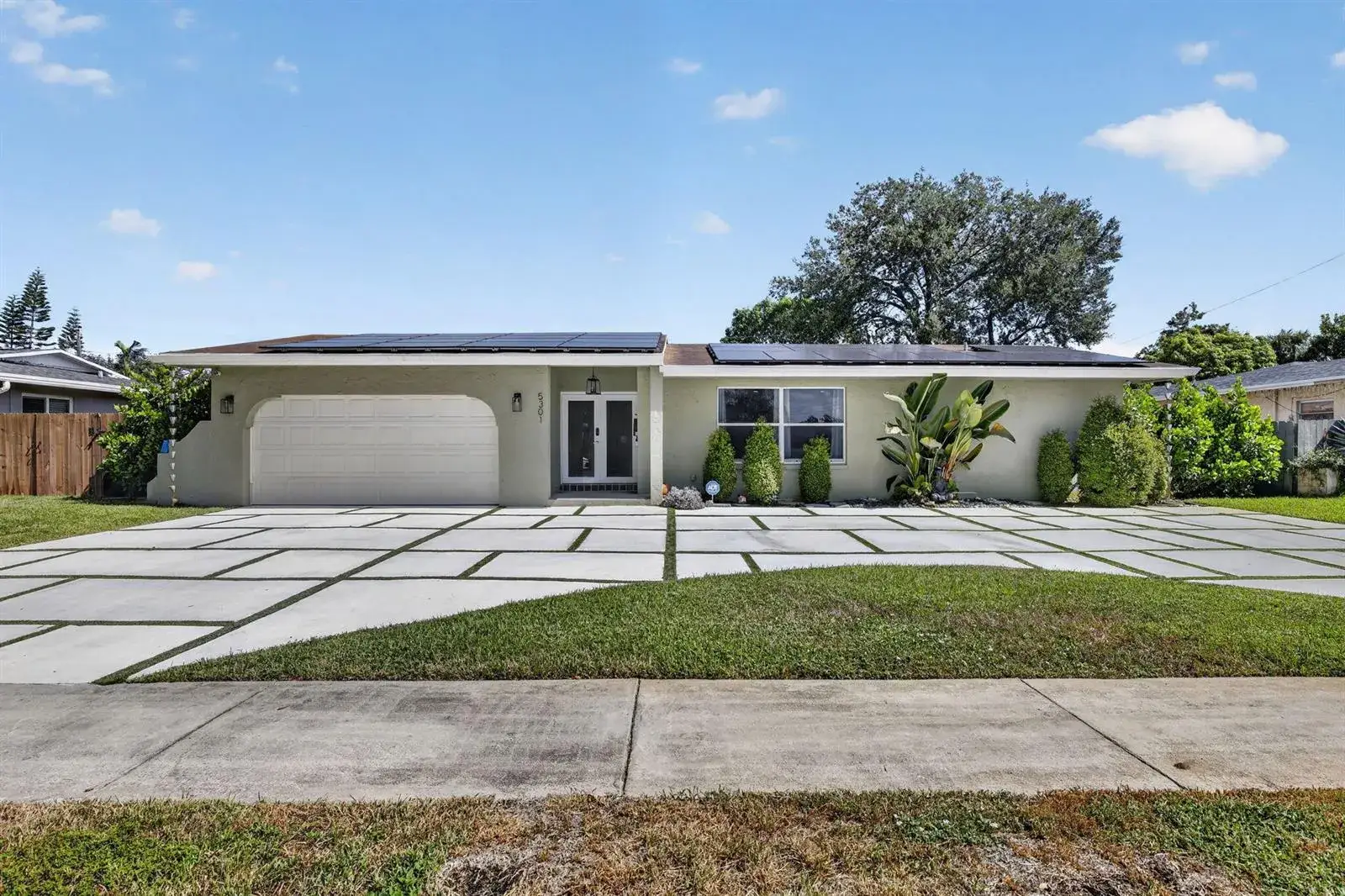 4 bedroom 2 bath Residential for sale at 5301 SW 8TH Court, Plantation FL 33317