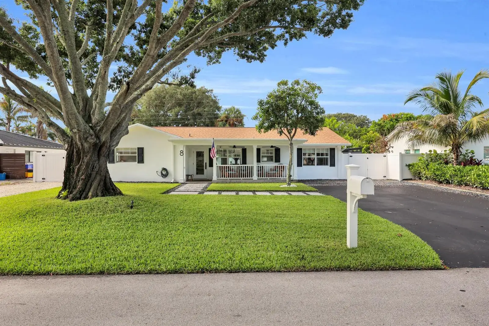 3 bedroom 2 bath Residential for sale at 8 WINDSOR Road W, Jupiter FL 33469