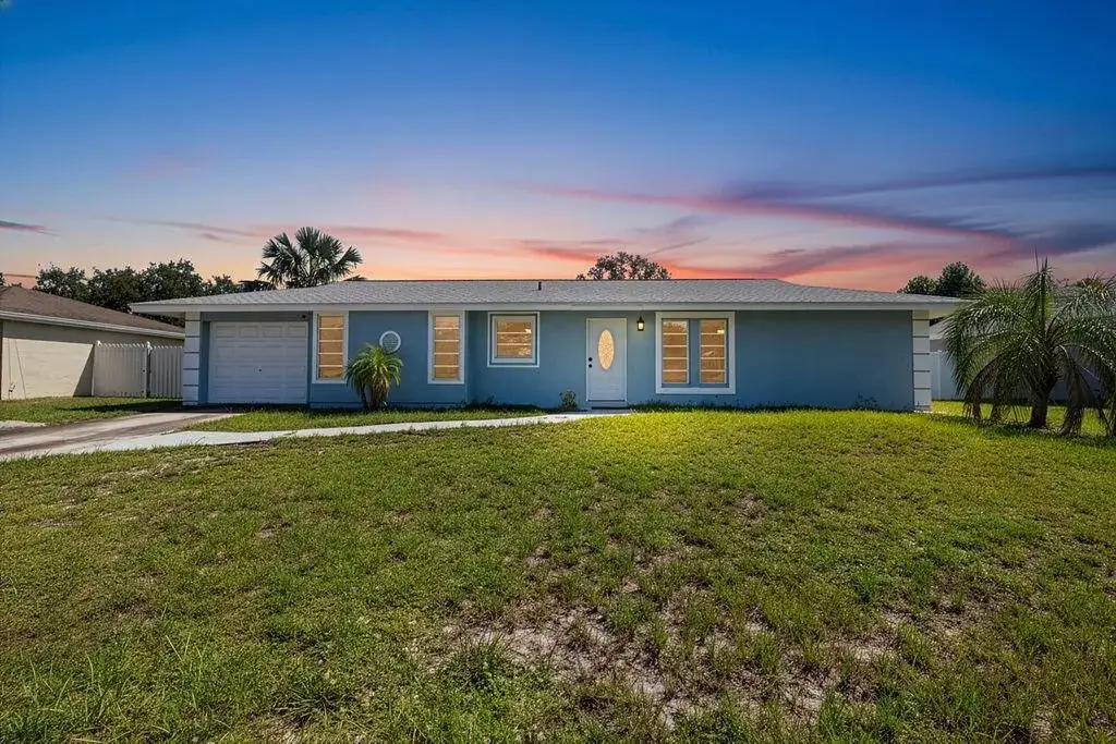 1337 SE ROANOKE Street, Port St. Lucie FL 34952