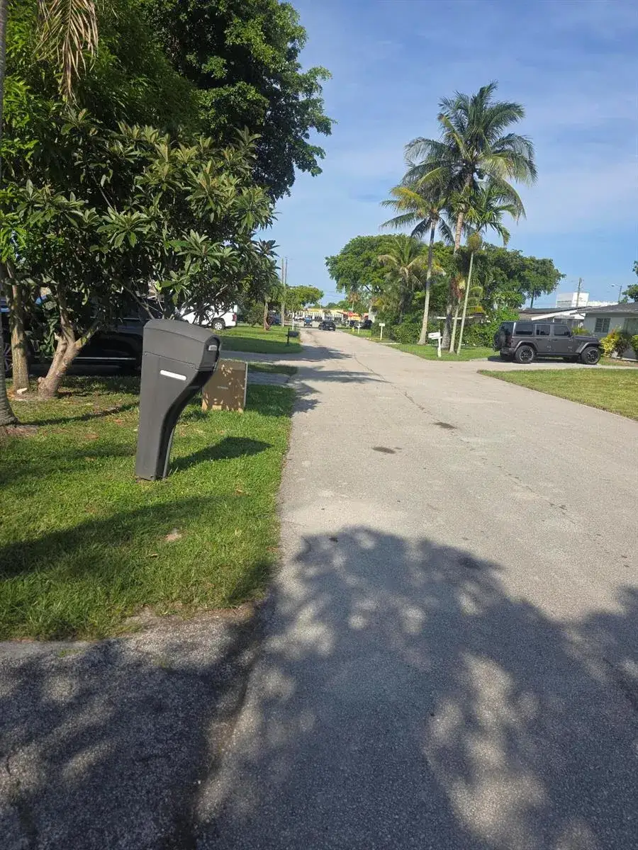 3 bedroom 2 bath Residential for sale at 6110 NW 8TH Street, Margate FL 33063