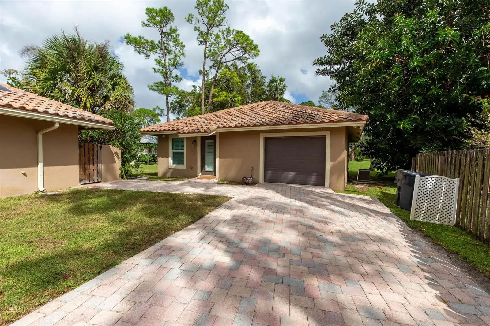 1 bedroom 1 bath Residential Lease for rent at 352 WINDOW ROCK Drive, Wellington FL 33414