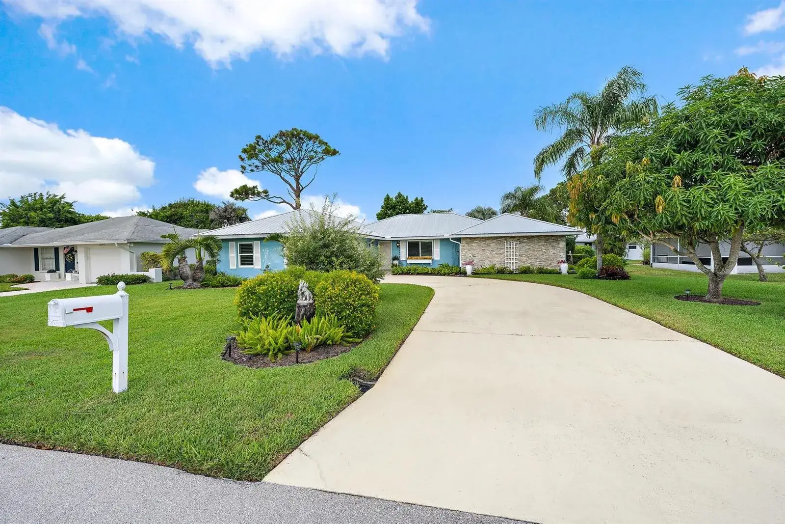 18334 SE Tee Lane, Tequesta FL 33469